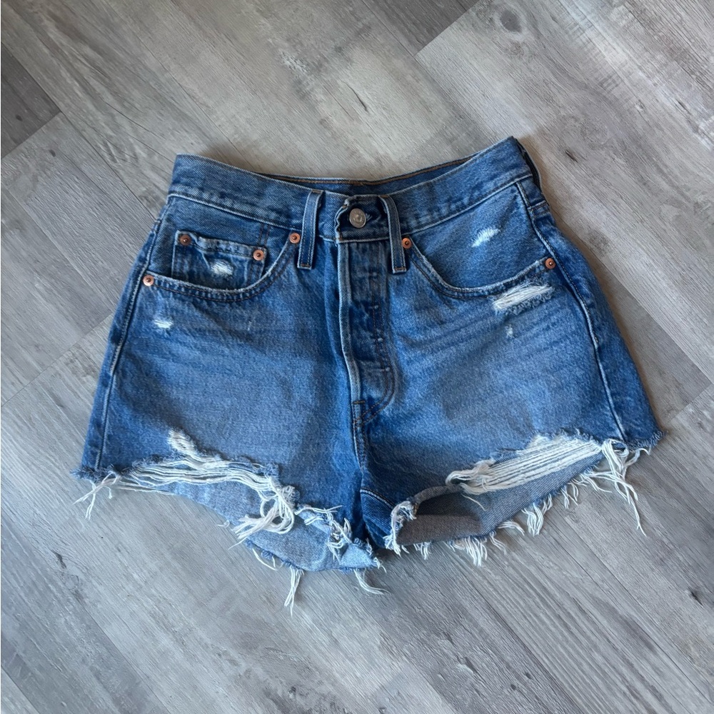 Levi 501 Cut Off Jean Shorts